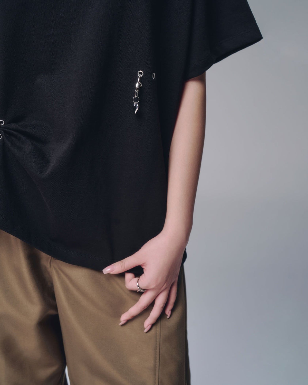 BUNNY HILL CONCEPT  Charm T-shirt