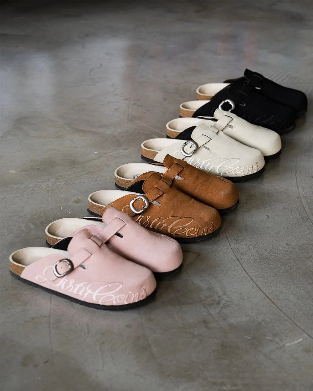[Yi's Way 精選優惠 🏷️ 買2對88折！] DIRTYCOINS Boston Mules Script Sandals